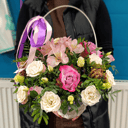 Корзина с цветами «Анастасия» из роз и эустом