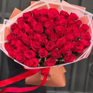 Букет из 51 красной розы с оформлением
