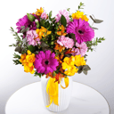 Букет «Вальс лепестков» из фрезии и гербер