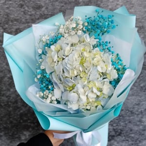 Букет "Сияние" из гортензий и гипсофил