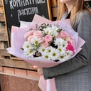 Букет «Цветочный вальс» из хризантем и роз