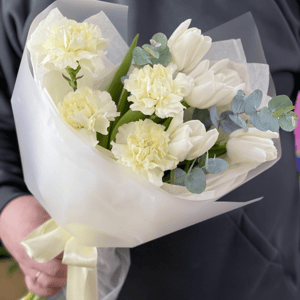 Букет «Тюльпаны с диантусами»