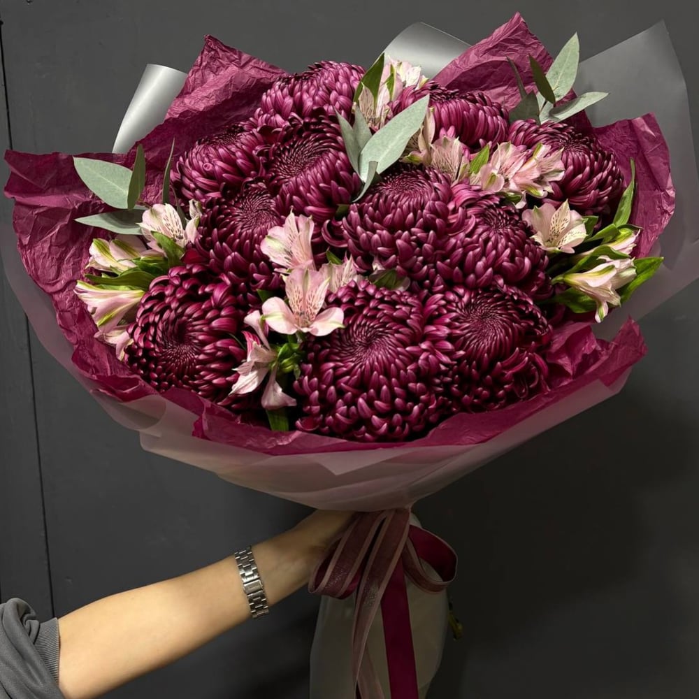 Букет хризантем бигуди с альстромериями