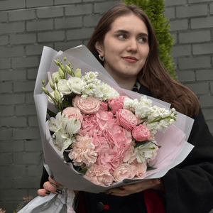 Букет Восторг из гвоздик и альстромерий