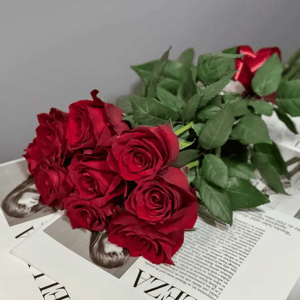 Букет из 9 красных роз 70 см