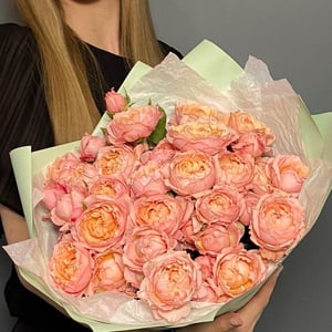 Букет пионовидных роз