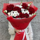 Букет «Сияющяя любовь» из роз и эустом