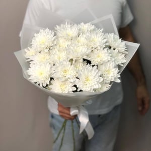 Белые хризантемы букет