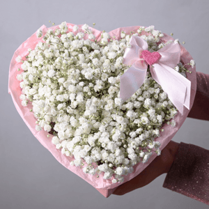 Композиция в форме сердца «Сердце из гипсофилы "Нежное признание"»