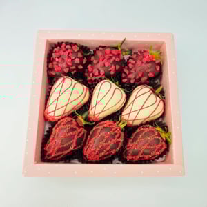 Набор 9 клубник в шоколаде для любимой