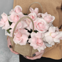 Корзина с цветами «Ажурные розы в джутовой сумочке»