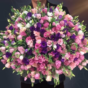 Букет «101 Лизиантус микс» из эустом