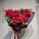 Букет «5 французских роз с эвкалиптом»