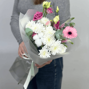 Букет «Флор» из эустом и хризантем