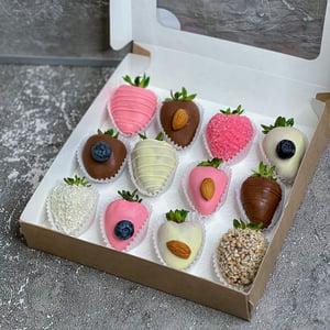 Клубника в шоколаде 12 шт