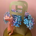 Коробка с цветами «Гипсофила в сумочке»