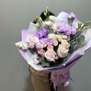 Чудесный букет из роз и эустом