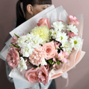 Авторский букет из роз и хризантем