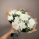 Букет «Свежесть с кустовыми хризантемами»