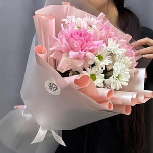 Букет «Светлый взгляд» из роз и хризантем