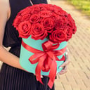 Шляпная коробка с цветами «Милагрос 31 роза»