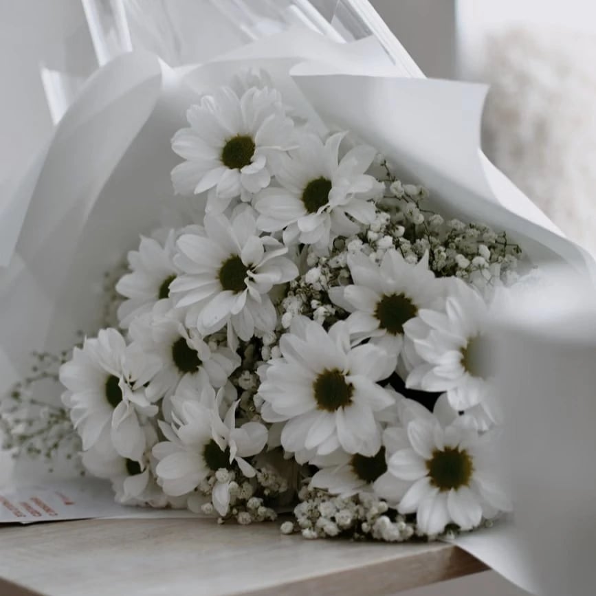 Daisies bouquet delivery