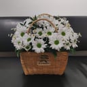Корзина с цветами «Луговые ромашки» из хризантем
