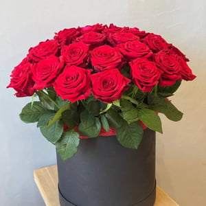 Шляпная коробка с розами