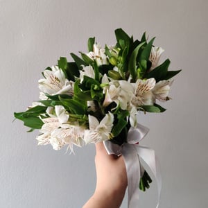 Букет невесты из альстромерий