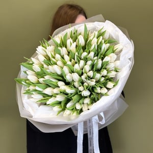 Букет «101 белый тюльпан»