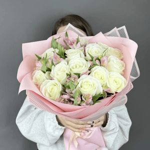 Букет "Строки нежности" из роз и альстромерий