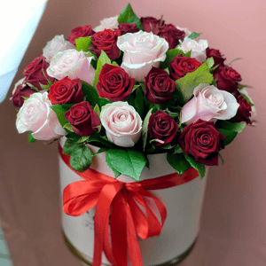 51 роза в шляпной коробке