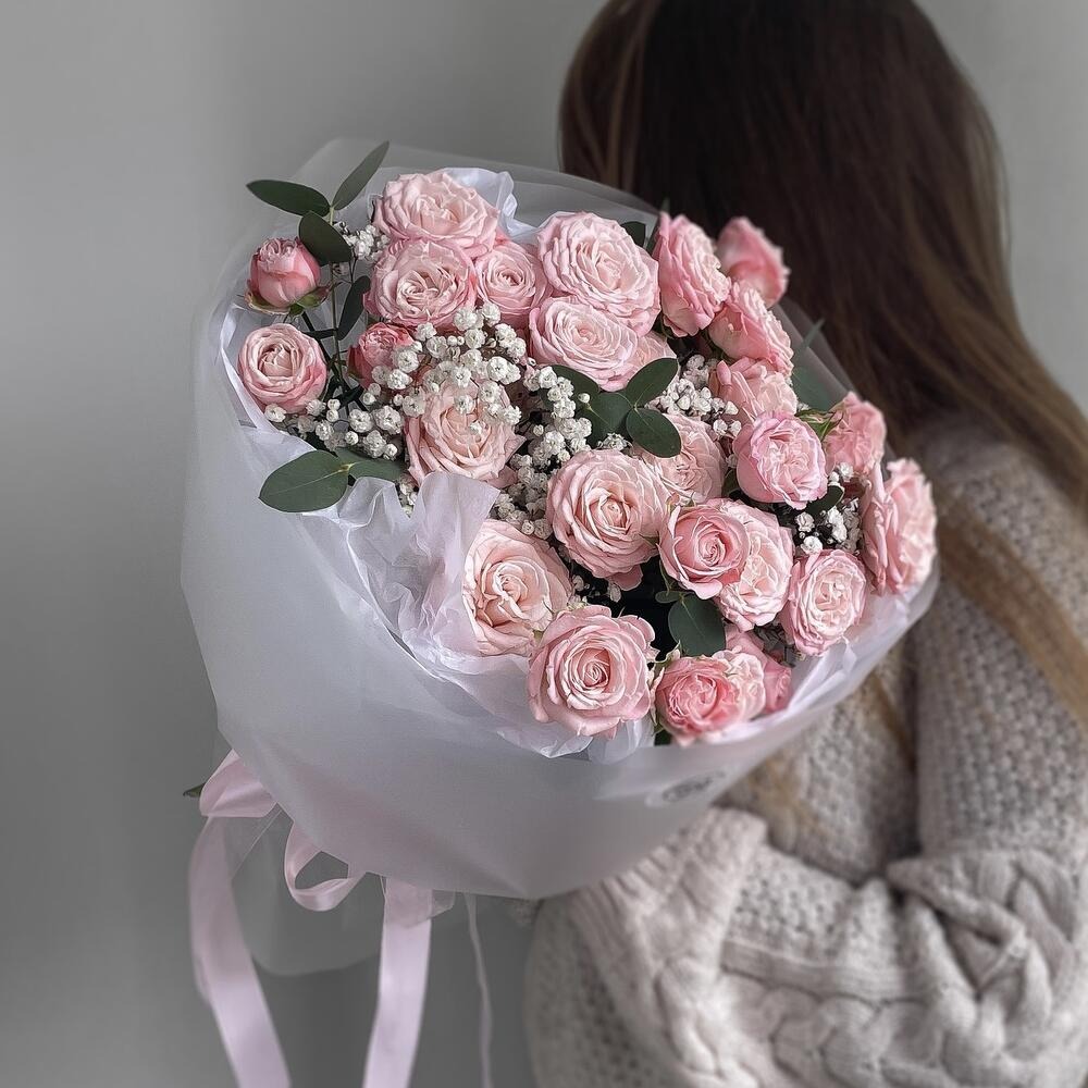 Дуо букет кустовых роз и гипсофилы