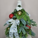 Коробка с цветами «Елочка в шапочке»