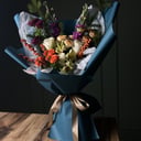 Букет «Хвойный Лес» из роз и экзотических цветов