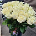 Букет высоких белых роз 90 см