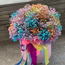 Шляпная коробка с цветами «Бомбическая»