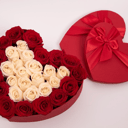 Композиция «Алое сердце с кремовой сердцевиной» из роз