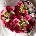 Сладкий подарок 1 из роз и орхидей