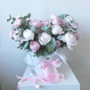 Пионы Сара Бернар в шляпной коробке