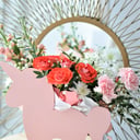 Композиция «Единороги существуют!» из роз и гвоздик