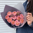 Букет из пионовидной розы и хамелациума