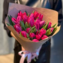 Букет «25 ярко-розовых Тюльпанов»