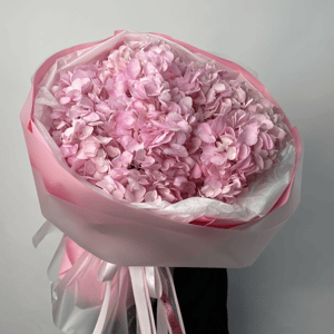 Нежный букет из гортензий