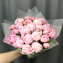 Букет пионов в упаковке