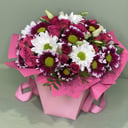 Композиция «Вишенка» из роз и хризантем