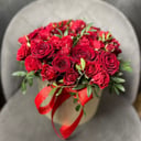 Шляпная коробка с цветами «Признание в любви» из роз