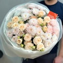 Авторский букет с кустовыми розами