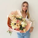 Букет «Крем» из экзотических цветов и роз