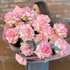 Эффектный большой букет "Квин Size" из роз